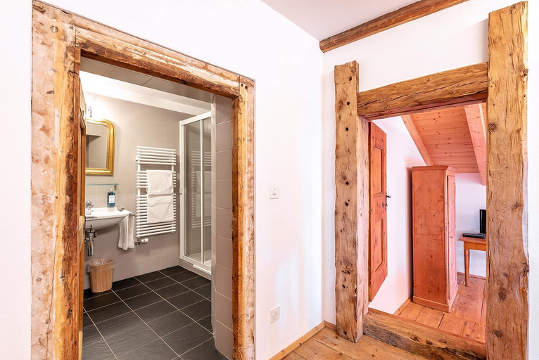 Bathroom, Weisses Kreuz - Crusch Alva, Maloja