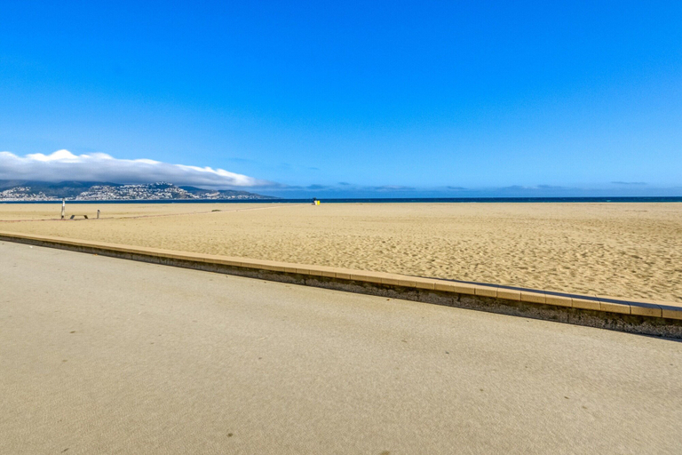 View from property 2, Beachside Stay w/ Pools, Girona