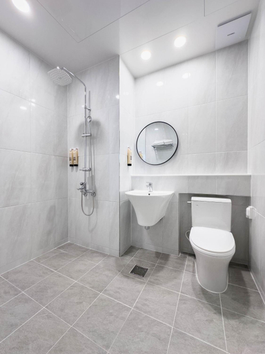 Bathroom 4, Zio Pintree, Yangyang