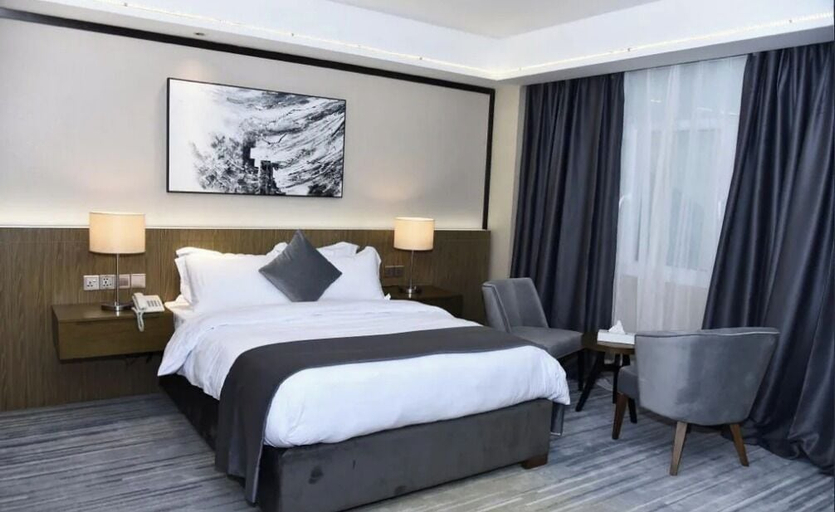 Bedroom 5, Airport Hotel Muscat, Bausher