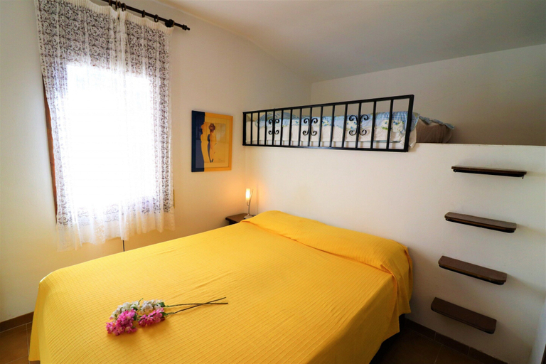 Room 2, Apartment in Roses Near Beach, Girona