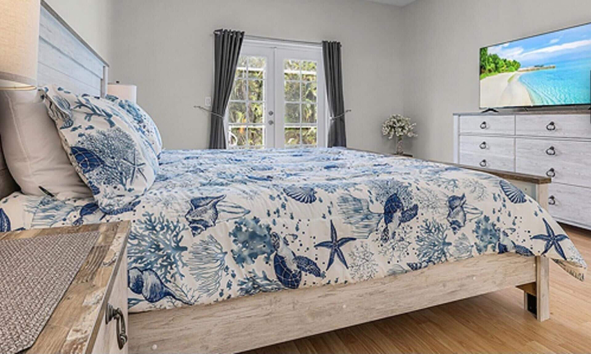 Room 5, Family Friendly - Private Pool - Sleeps 10, Lee