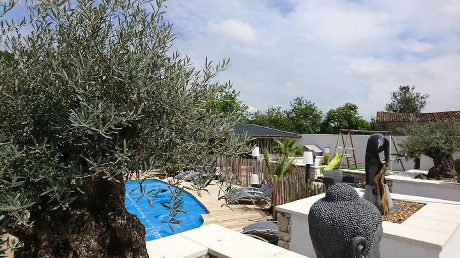 Exterior 4, Amazing villa in Nuaillé-d'Aunis with sauna, Charente-Maritime