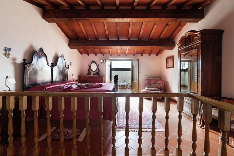 Room 2, Apartment in Tuscany near Vineyards, Arezzo