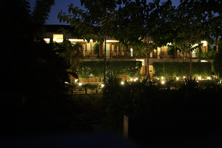 Exterior & Views