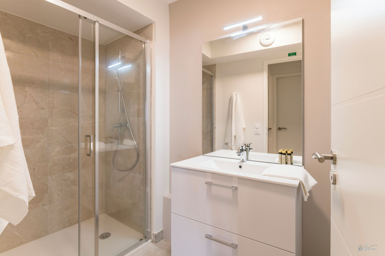Bathroom 3, Lagrange Vacances Le Cristal de Piau, Hautes-Pyrénées