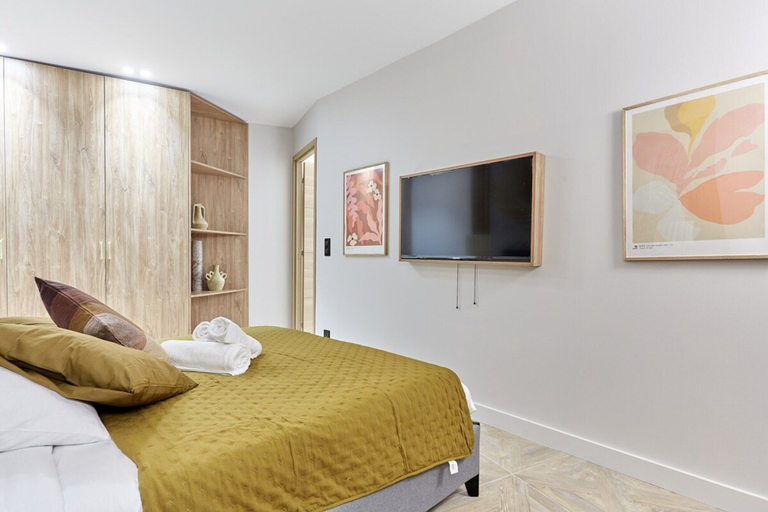 Room 2, Superb Apartment Center of Paris Montmartre, Paris