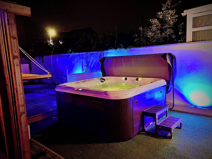 Terrace/patio, Sleeps10-parking-garden-hottub-petfriendly, Lancashire