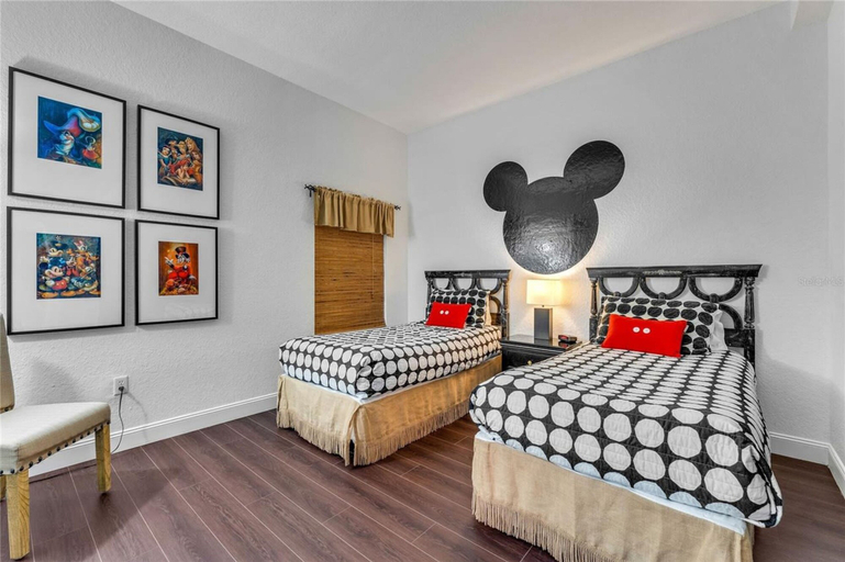 Room 4, 3 bed - Private Oasis - Completley Immaculate, Osceola