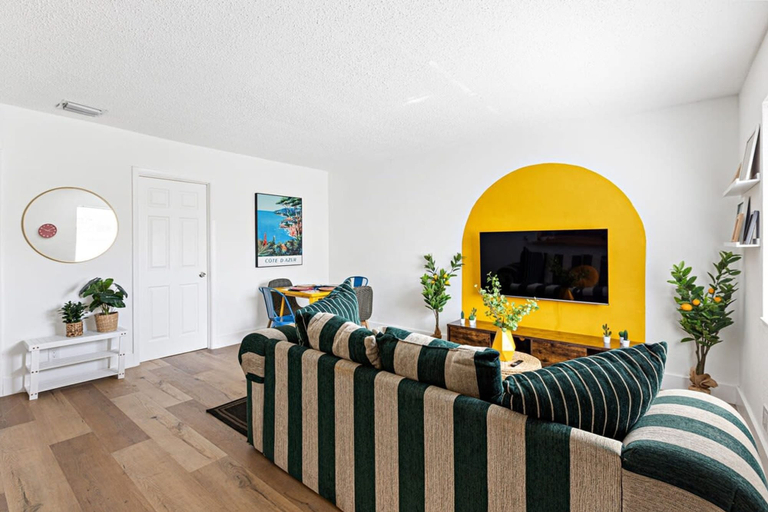 Room 3, Lovely 2 BR condo in Sailboat Bend, Broward