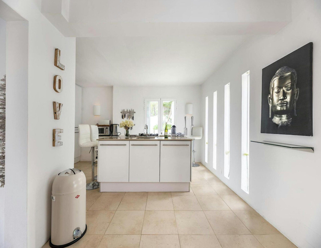 Private kitchen 5, Tranquil Villa With Private Pool, Baleares