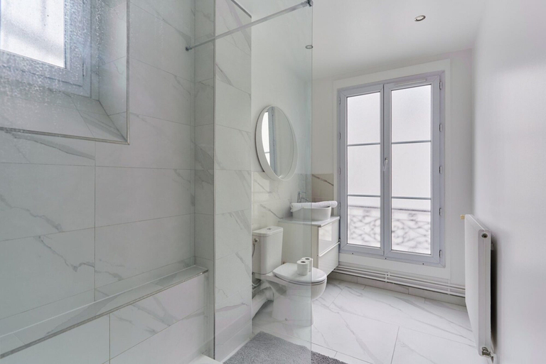 Bathroom 5, Sublime Apartment Bastille/le Marais, Paris