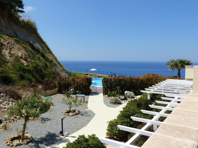 Garden 2, Apartment in Tropea With Sea Views, Vibo Valentia