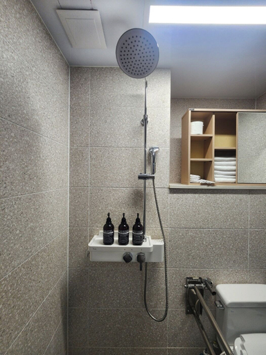Bathroom 3, The Bayment Residence