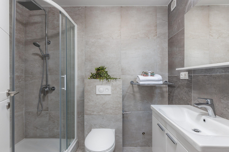 Bathroom 5, Apartment in Croatia Near Stunning Coastline, Crikvenica