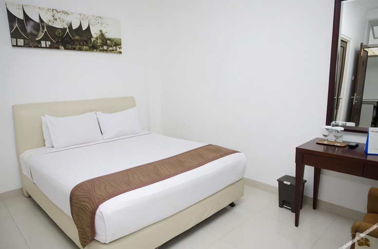 Bedroom 3, Grand Kartini Hotel, Bukittinggi