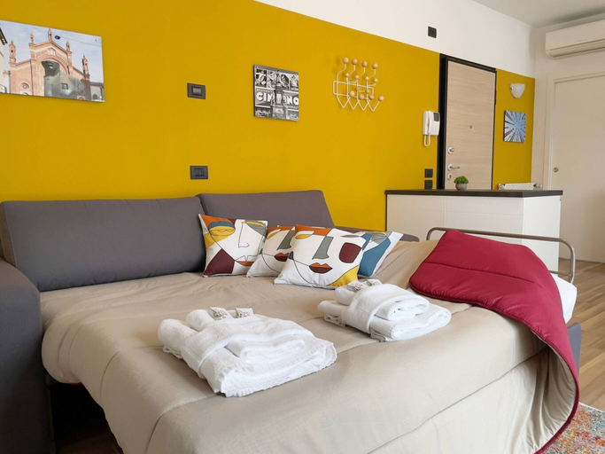 Room 5, Studio With Balcony in Bovisa Milan, Milano