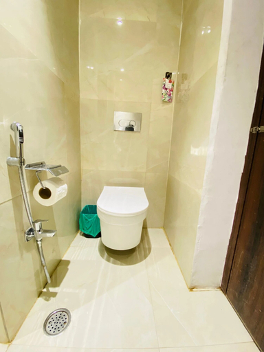 Bathroom 5, The Commune Varanasi, Varanasi