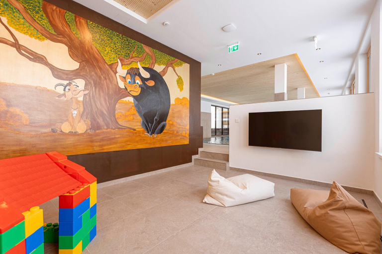 Children's area, Pleasant Apartment With Shared Sauna, Zell am See