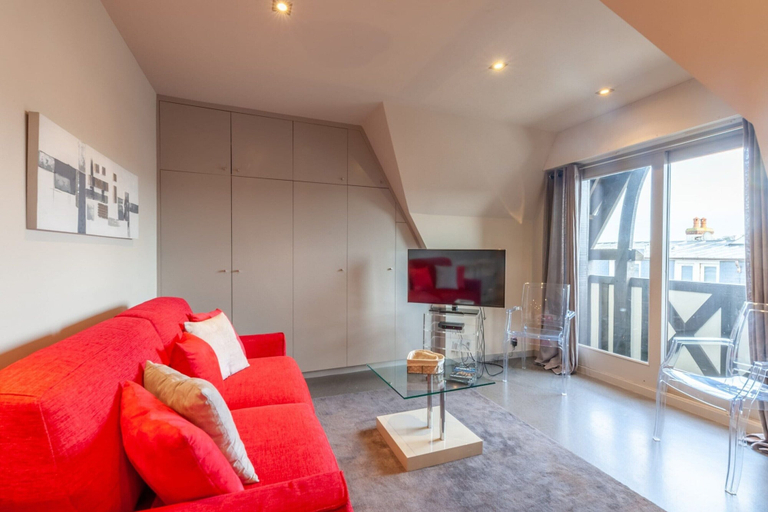 Others 4, Apartment with parking on Place de Morny, Calvados
