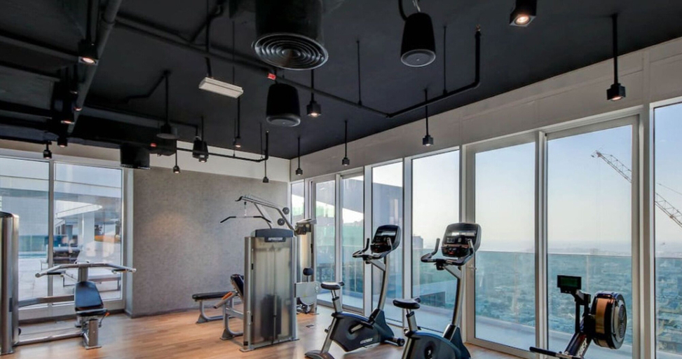 Room 4, Lux 1BR w World Highest Sky Track Rooftop Pool, Dubai