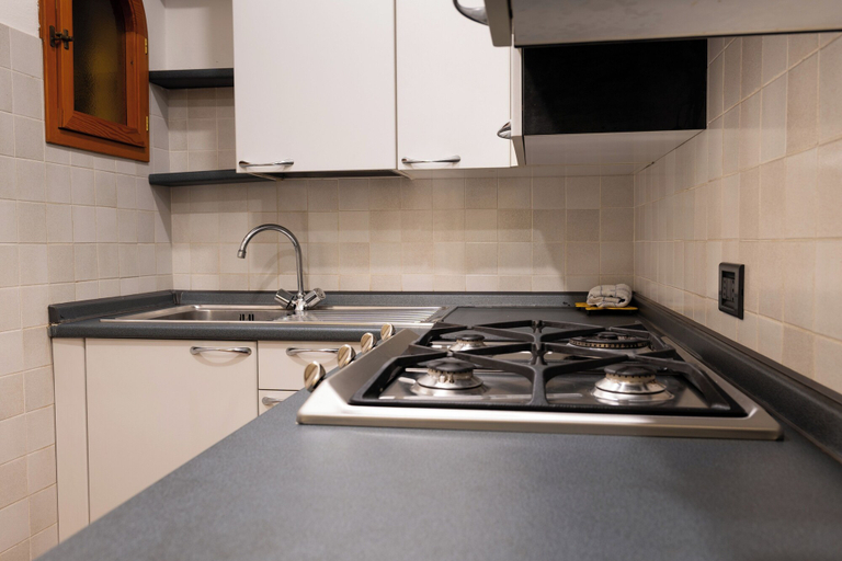 Private kitchen 3, Suite Carla Cozy Apartment in Petrasanta Center, Lucca