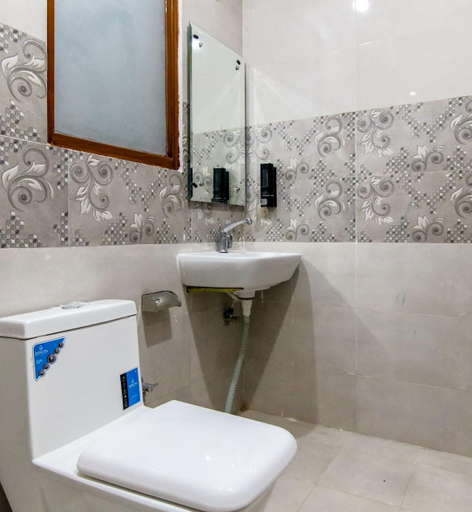 Bathroom, HOTEL WONDERLAND INN, Gurgaon