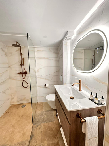 Bathroom 5, Boutique Hotel Comtal Empuries, Girona