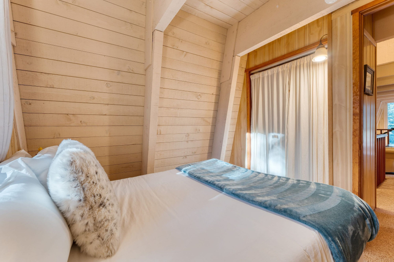 Bedroom 2, Lundy Bearden Serene Tahoe Retreat With Deck Fireplace and Forest Views, Placer