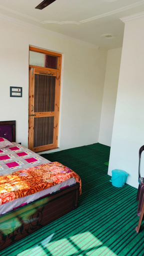 Bedroom 2, Seef Residency, Srinagar