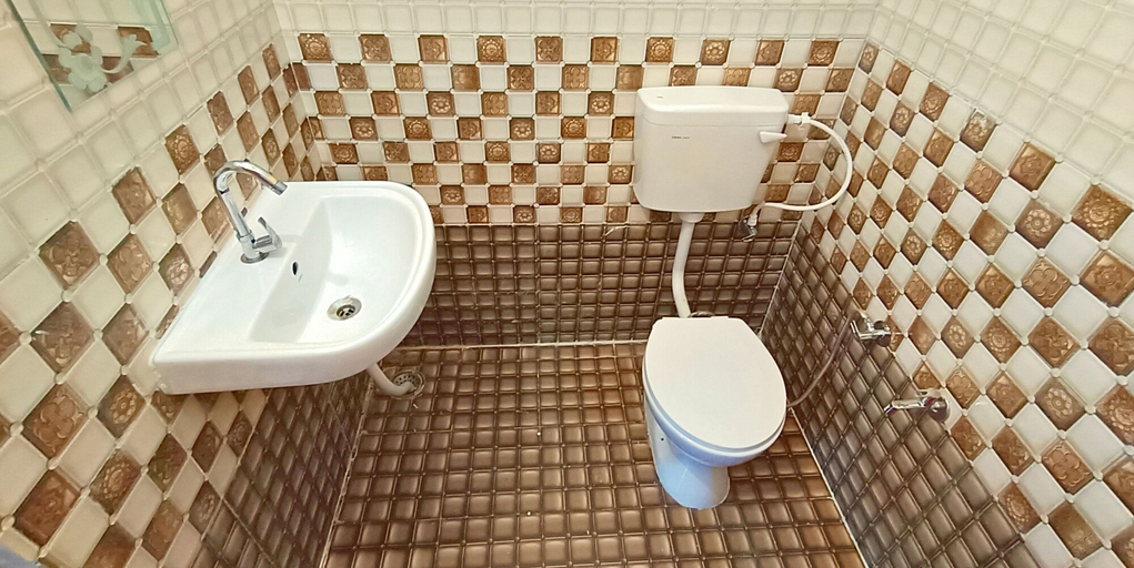 Bathroom 19