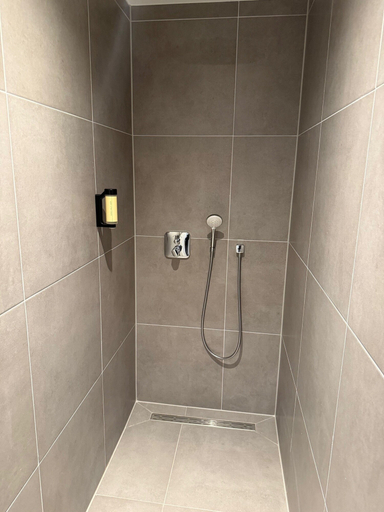 Bathroom 4, Hotel Kaiserhof Bitterfeld, Anhalt-Bitterfeld