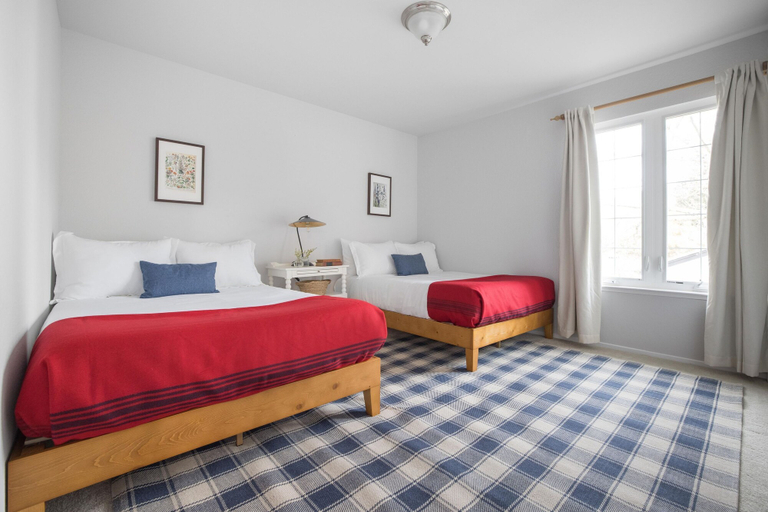 Room 3, Black Oak by Avantstay Modern Chic Santa Rosa Hideaway With Pool Table Fire Pit, Sonoma