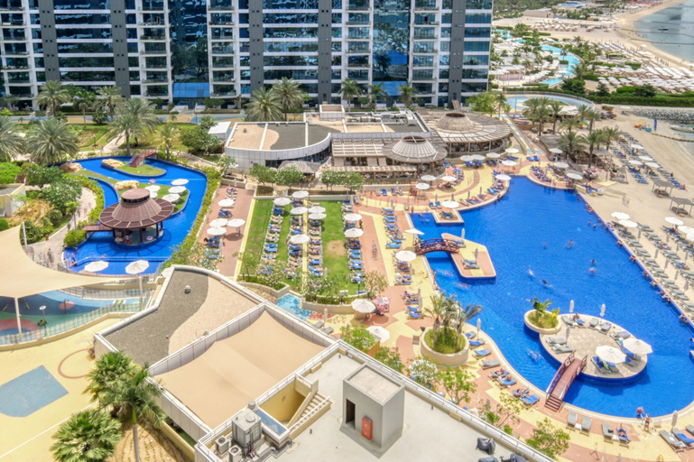 Room 3, Stunning 3BR at the Palm w Beach Access, Dubai