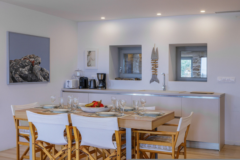 Private kitchen, The Gallery Home - Elegant Villa In Antiparos, South Aegean
