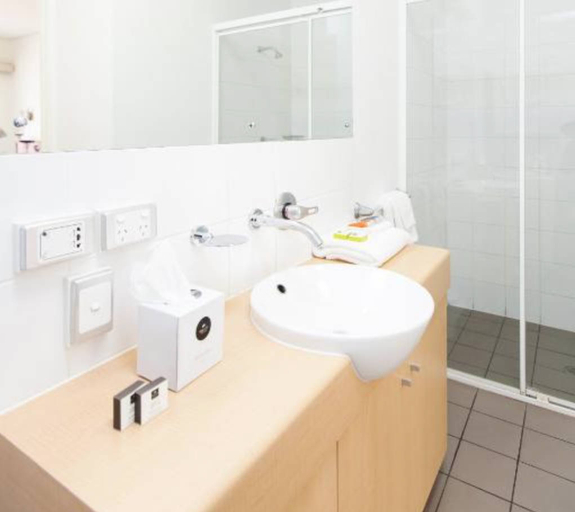 Bathroom 4, Majestic Oasis Apartments, Port Augusta
