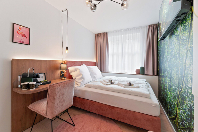 Bedroom 4, JUNGLE No5 Boutique Hotel - Stuttgart City-Center, Stuttgart