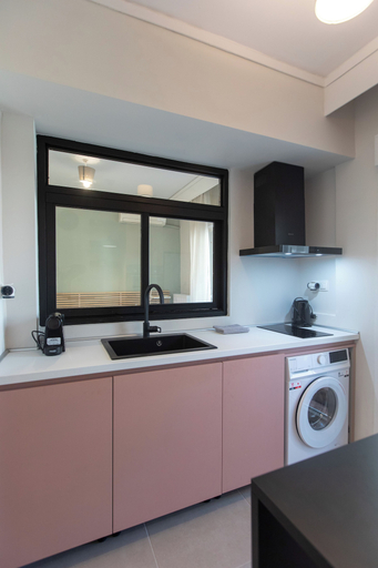 Others 5, New Cozy Apt with Balcony close to Metro, Central Macedonia
