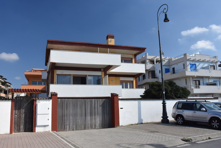 Exterior & Views, Melody Sea Front, Rome
