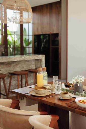 Food & Drinks 5, Plawa Laguna Bali, Badung