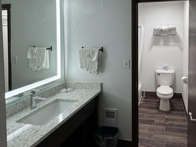 Bathroom 5, Fond Du Lac, WI, Fond du Lac