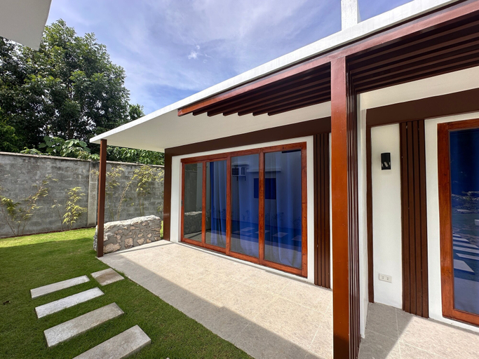 Exterior & Views 2, Bluewaves Hostel & Villa Panagsama by Hiverooms, Moalboal