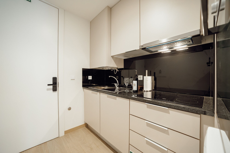 Room 4, Carmo Residence Porto - SRA DO Carmo by Vacationy, Porto