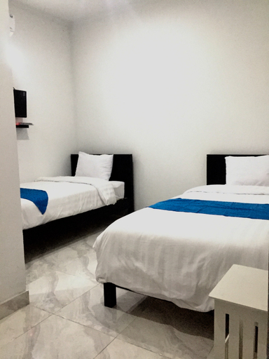 White Dove Guest House dua - Tap to explore photos