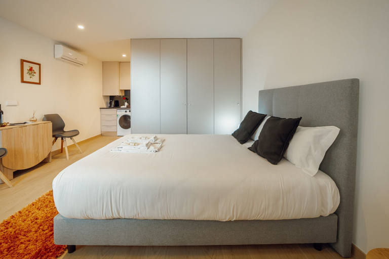 Room 5, Carmo Residence Porto - S Antonio by Vacationy, Porto