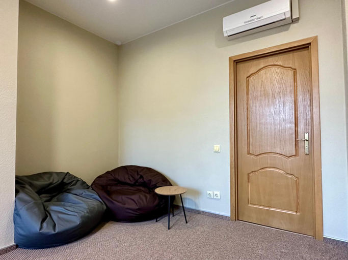 Others 3, 4Room Hostel, Dniprovs'kyi