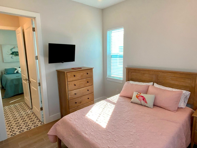 Room 4, Nautical Nest in Fort Myers Beach, Lee