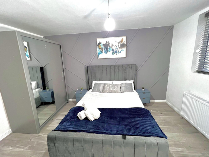 Room 2, Stylish Spacious 1Bd Apt-kingbed-10min Heaton Park, Rochdale