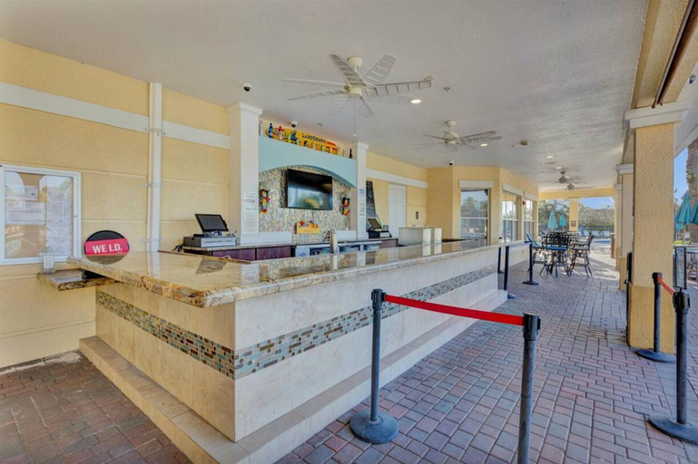 Room 4, Lrg Condo w Scenic Patio Views - Next to Occc, Orange