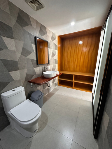 Bathroom 4, Bluewaves Hostel & Villa Panagsama by Hiverooms, Moalboal
